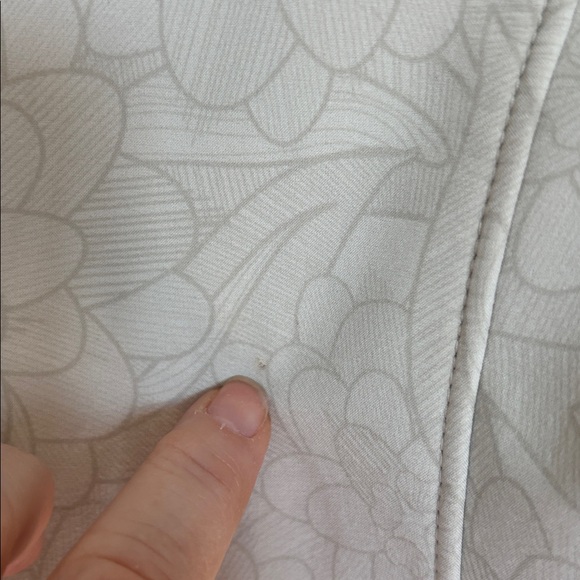 THE NORTH FACE TNFAPEX jacket. Floral design. Wind guard waist strap. Size med - Picture 9 of 14